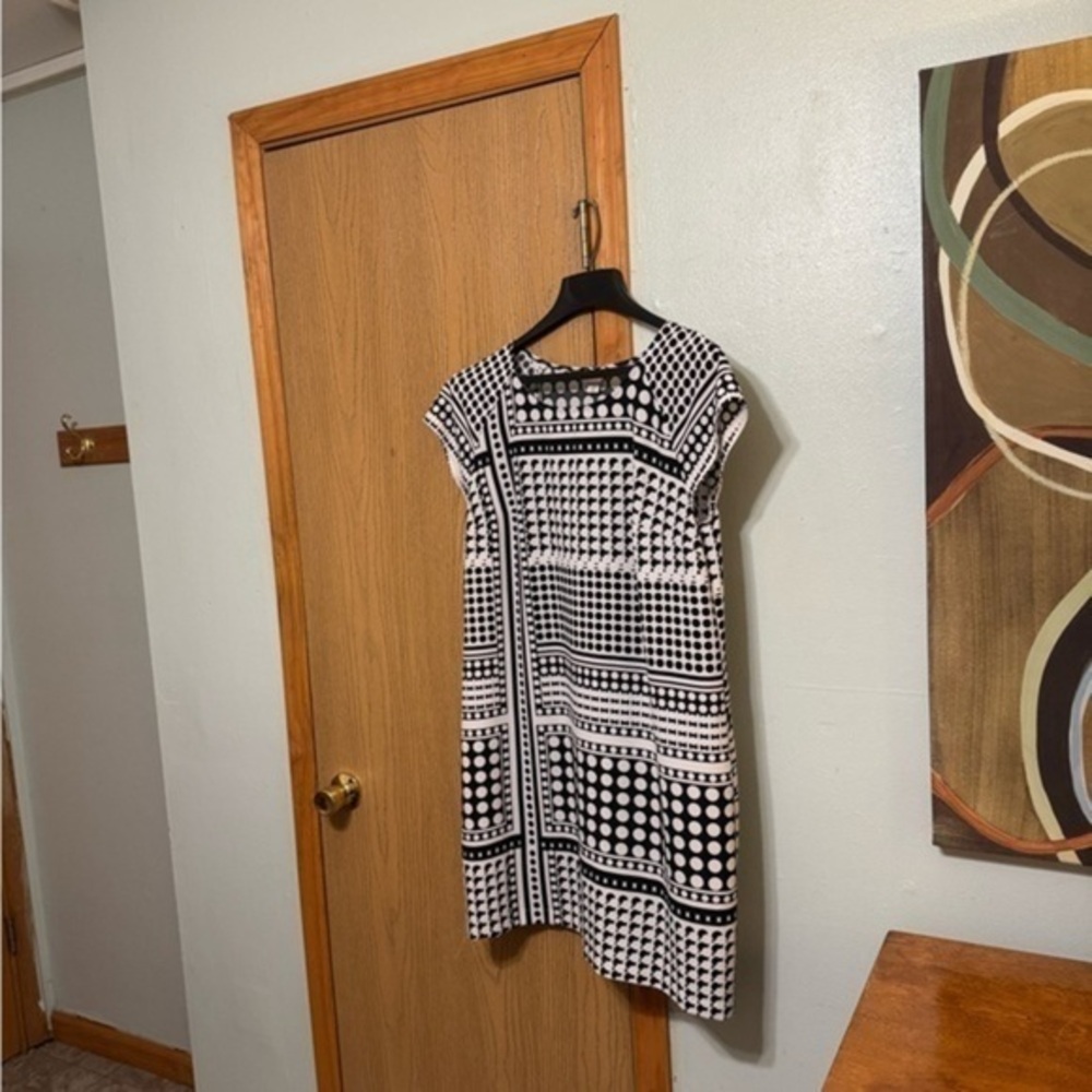 Merona Large Multi-Color w/Geometric Print Cap Sleeve Knee-Length Shift Dress